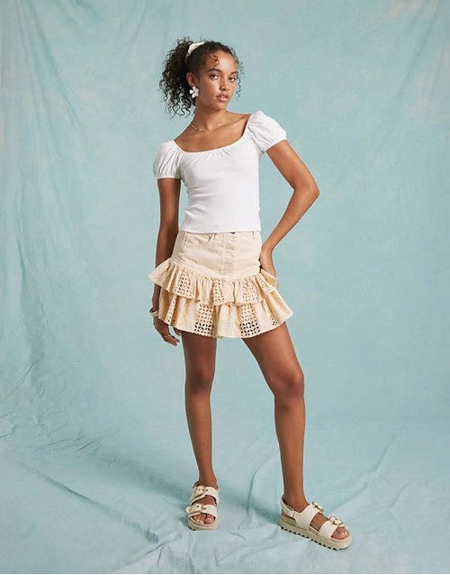 broderie hem contrast denim mini skirt in ecru