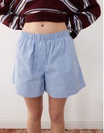 relaxed fit shorts in blue stripe
