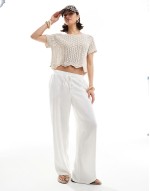 crochet short sve top in beige