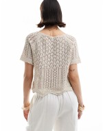 crochet short sve top in beige