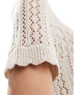 crochet short sve top in beige