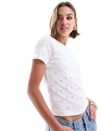 broderie baby tee in white