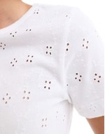 broderie baby tee in white