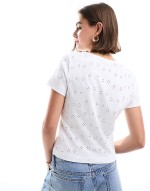 broderie baby tee in white